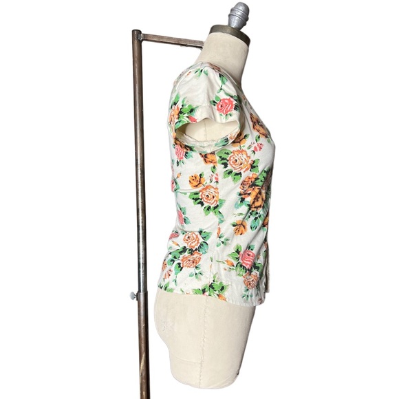 Kimchi Blue Hook and Eye Front Floral Tee size M - Picture 7 of 14